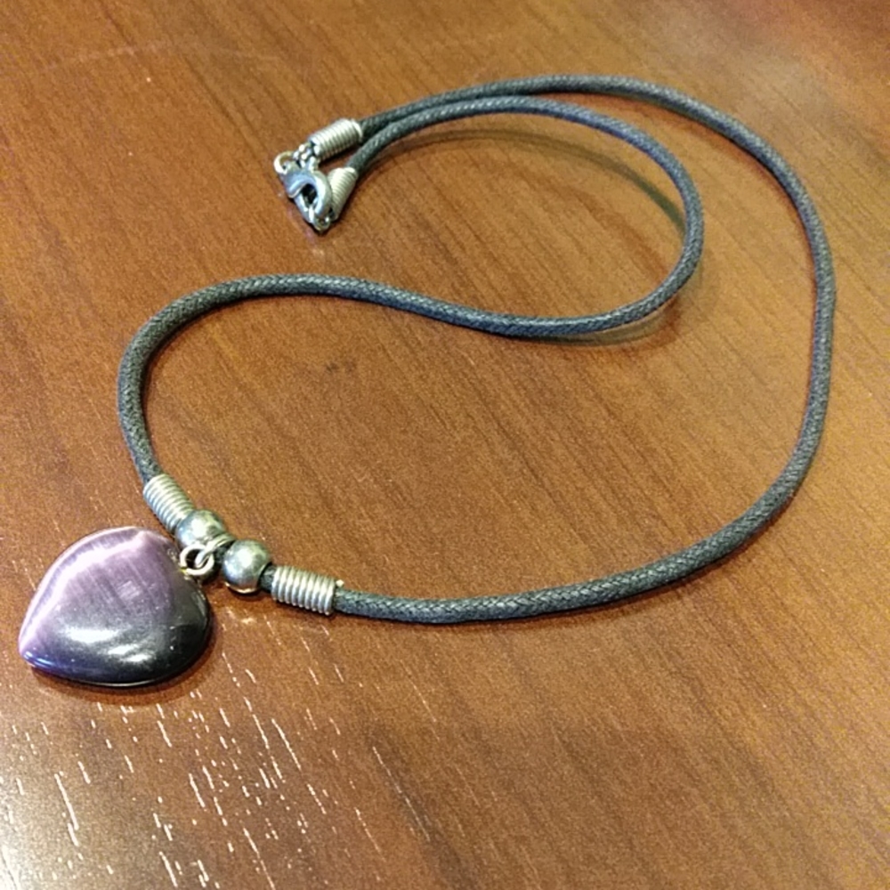 Vintage heart pendant necklace